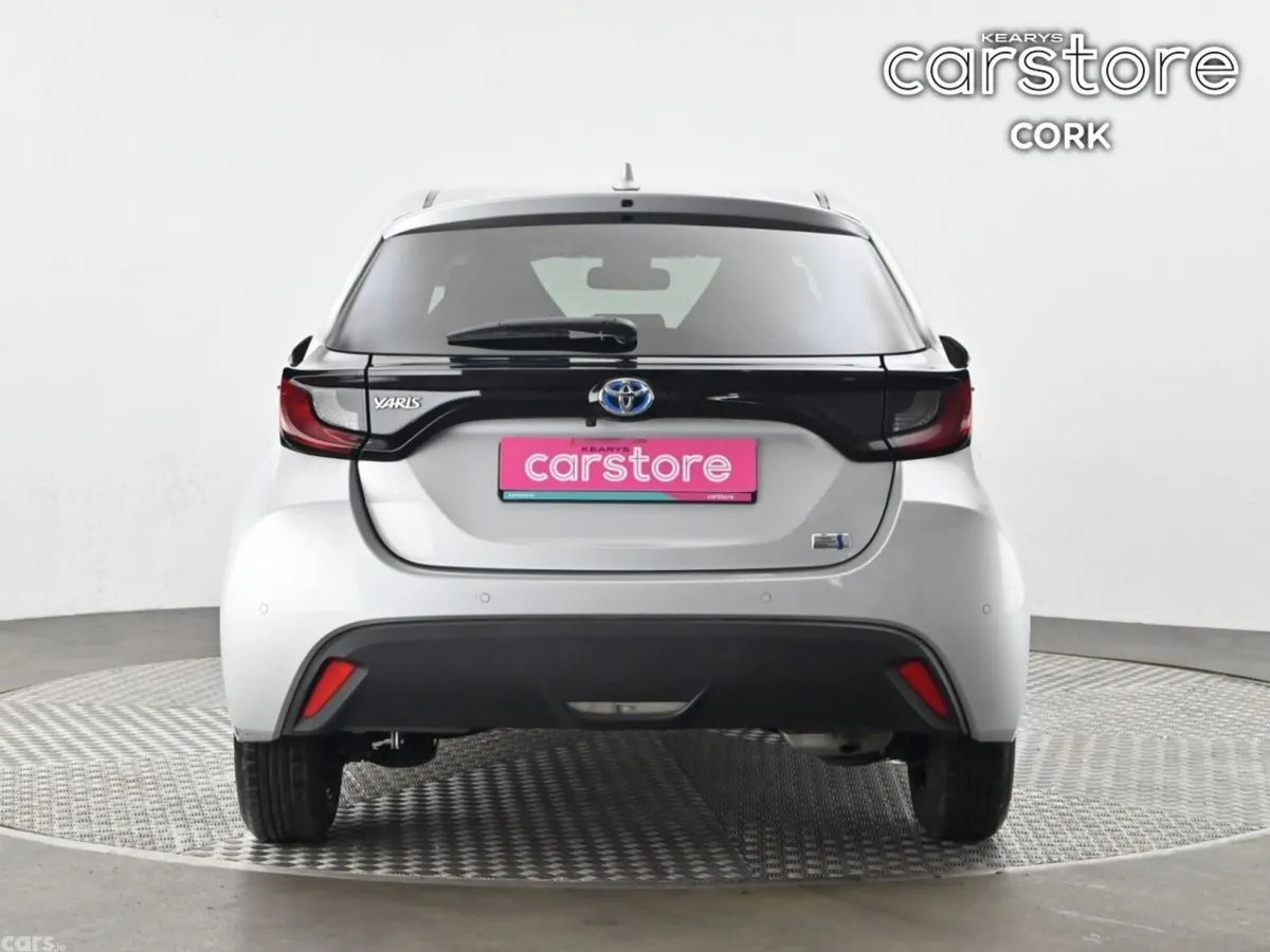 Toyota Yaris Hatchback, Petrol Hybrid, 2021, Silver