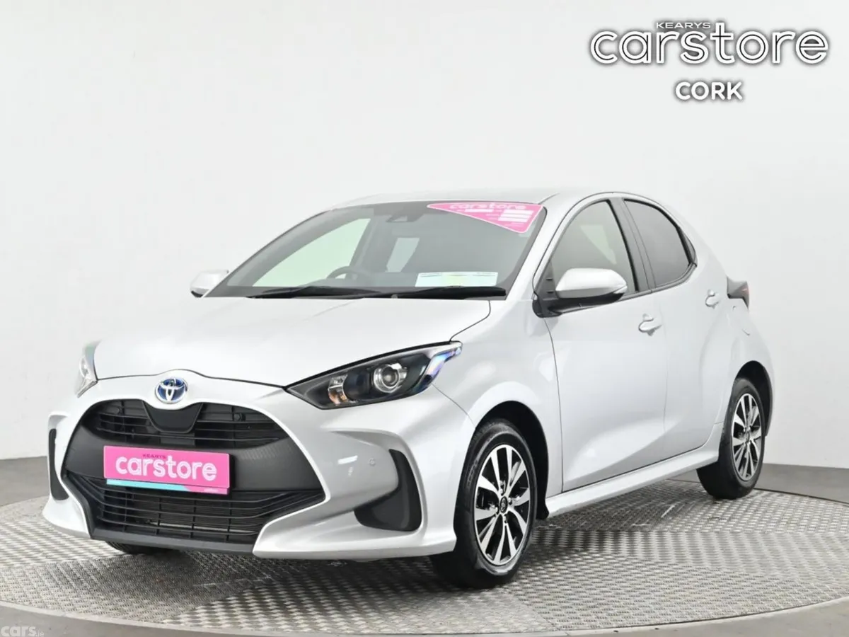 Toyota Yaris Hatchback, Petrol Hybrid, 2021, Silver