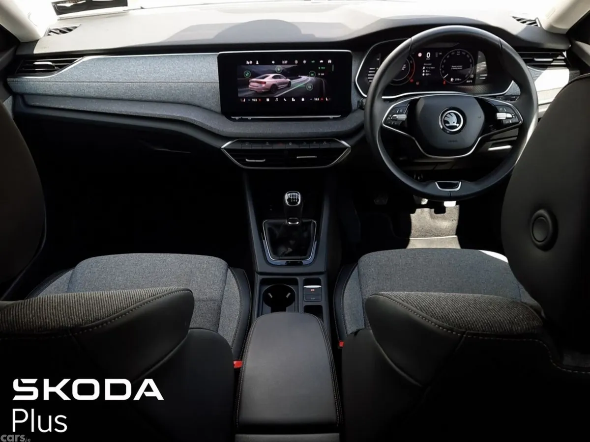 Skoda Octavia Saloon, Petrol, 2024, White