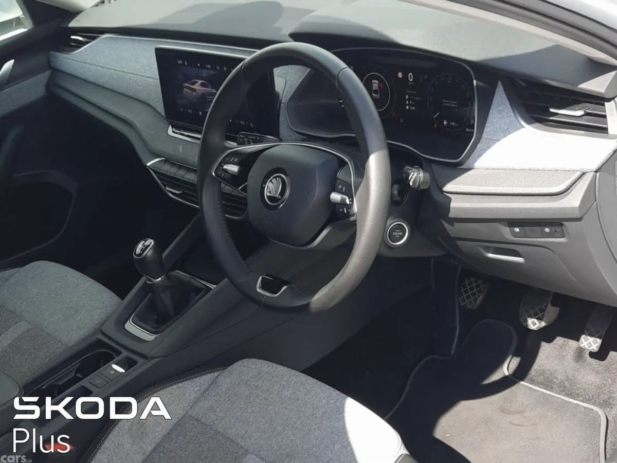 Skoda Octavia Saloon, Petrol, 2024, White