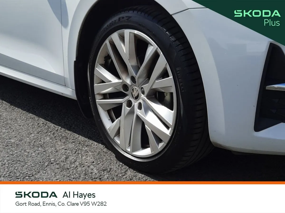 Skoda Octavia Saloon, Petrol, 2024, White