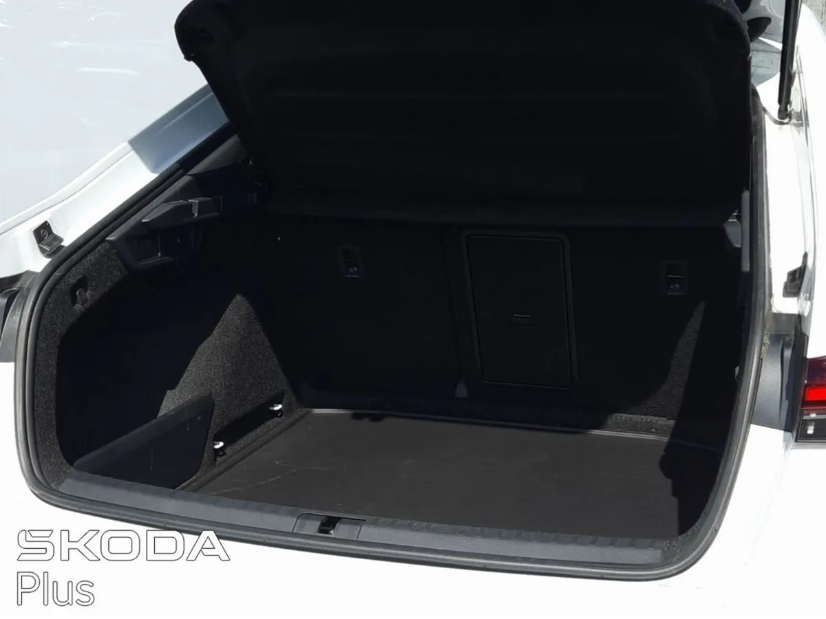 Skoda Octavia Saloon, Petrol, 2024, White