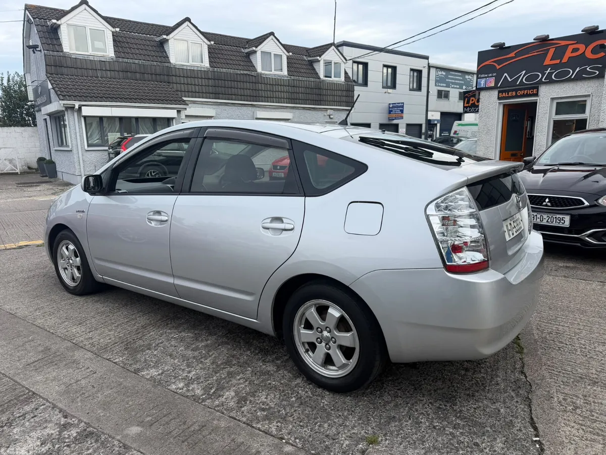 Toyota Prius Hatchback, Petrol Hybrid, 2011, Silver