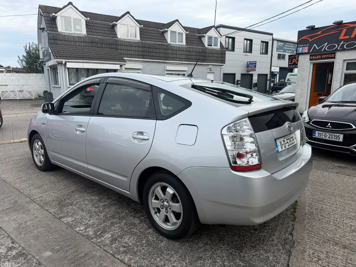 Toyota Prius Hatchback, Petrol Hybrid, 2011, Silver