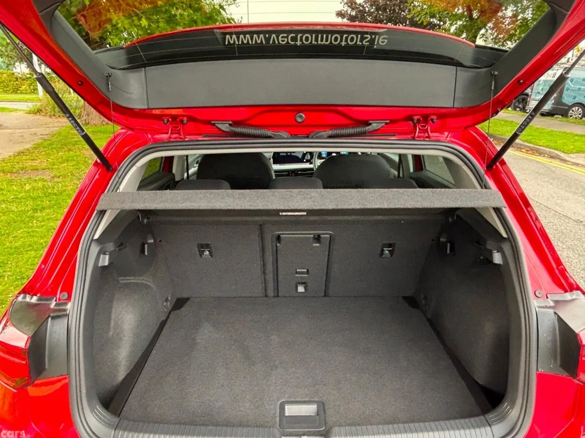 Volkswagen Golf Hatchback, Petrol, 2022, Red