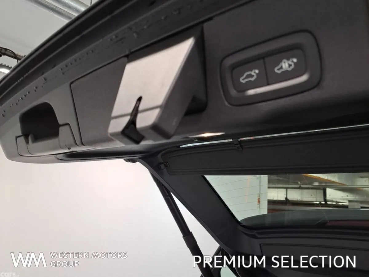 Volvo XC60 SUV, Petrol Plug-in Hybrid, 2026, Green