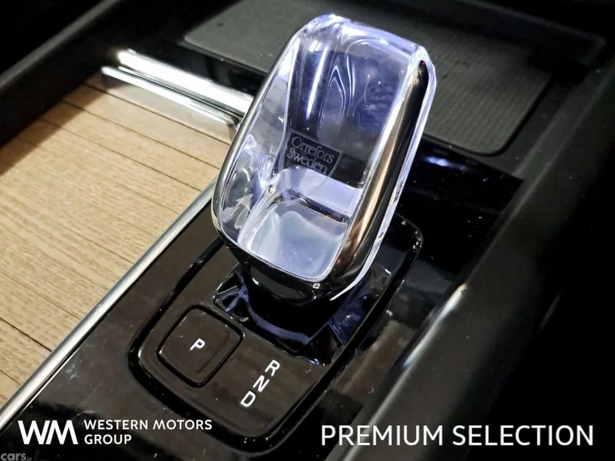 Volvo XC60 SUV, Petrol Plug-in Hybrid, 2026, Green