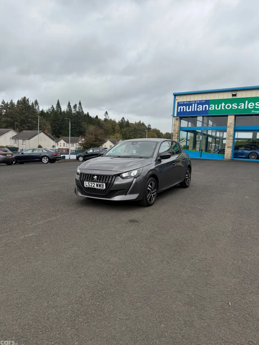 Peugeot 208 Hatchback, Diesel, 2022, Grey