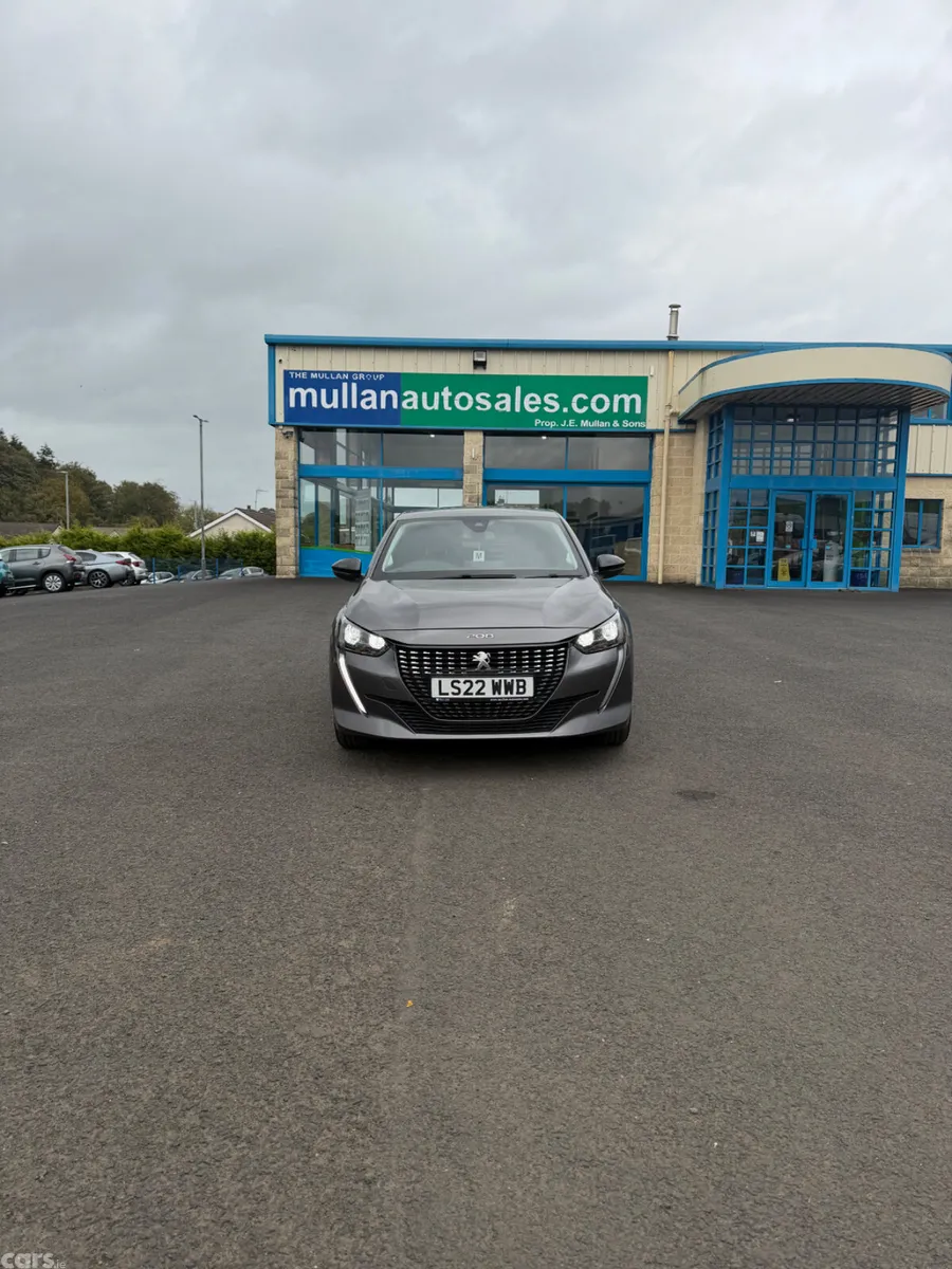 Peugeot 208 Hatchback, Diesel, 2022, Grey