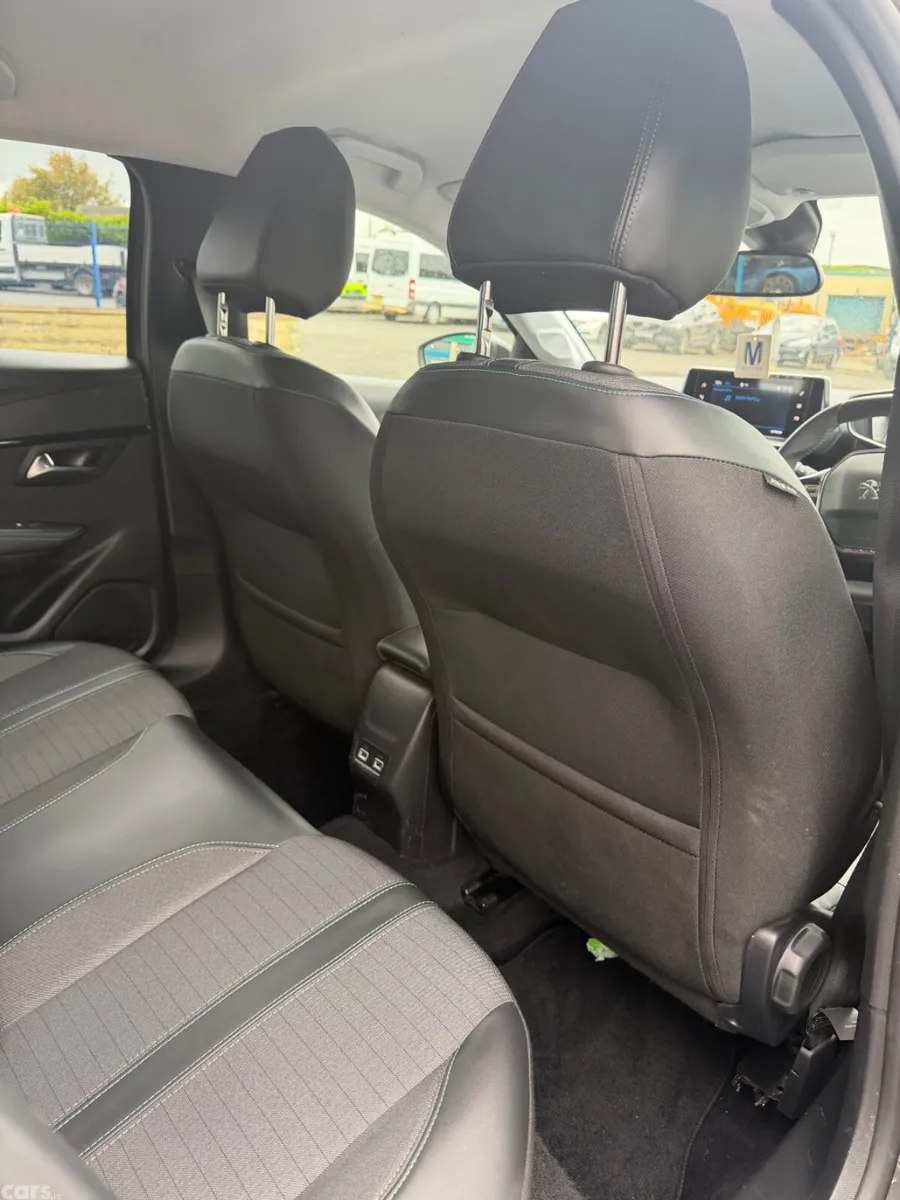 Peugeot 208 Hatchback, Diesel, 2022, Grey