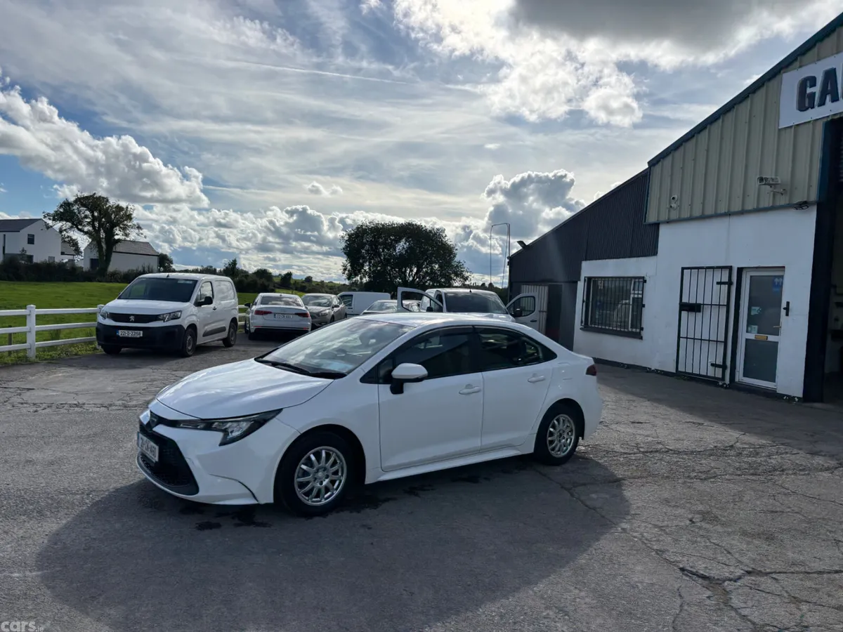 Toyota Corolla Saloon, Petrol Hybrid, 2021, White