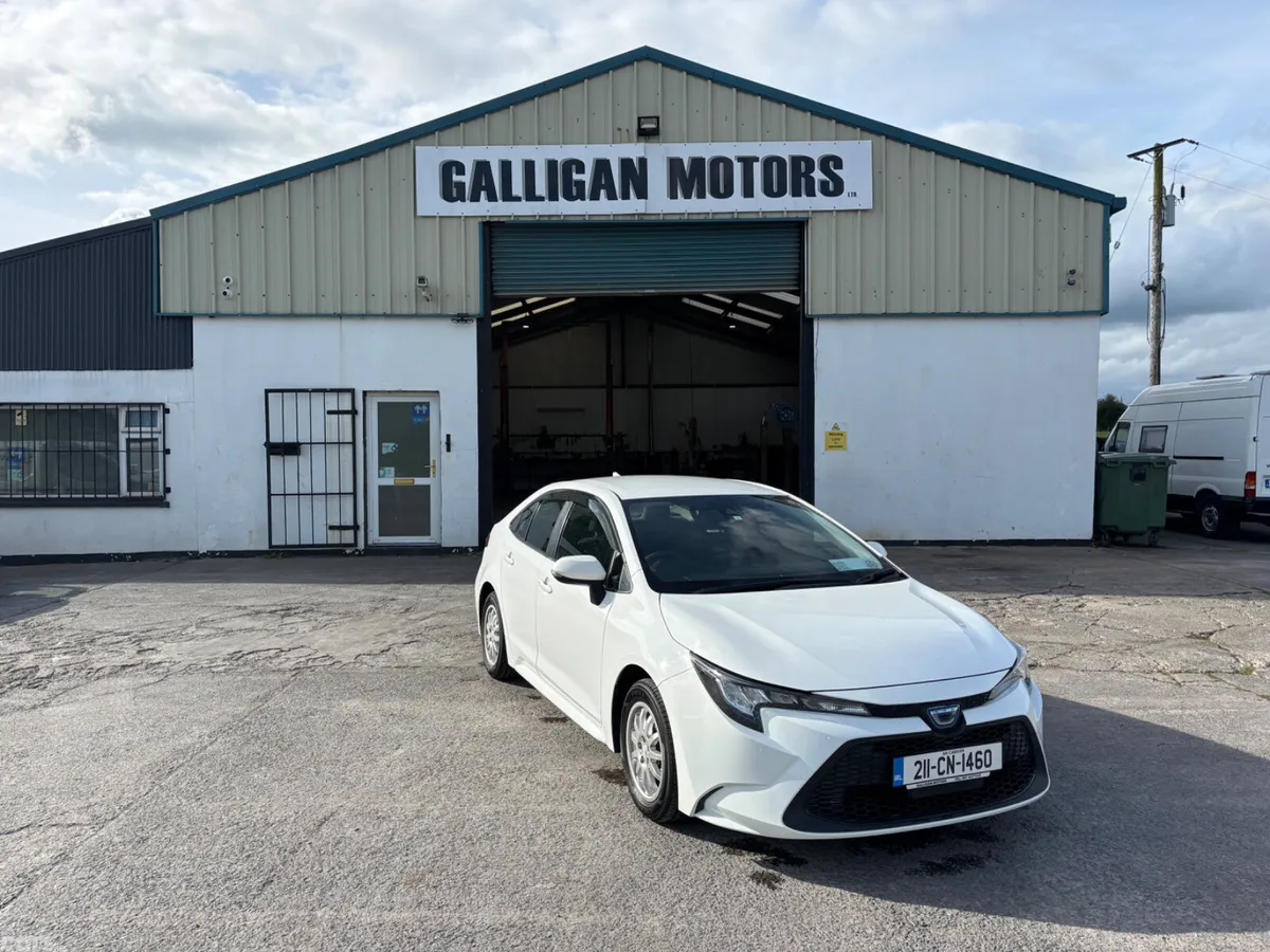 Toyota Corolla Saloon, Petrol Hybrid, 2021, White