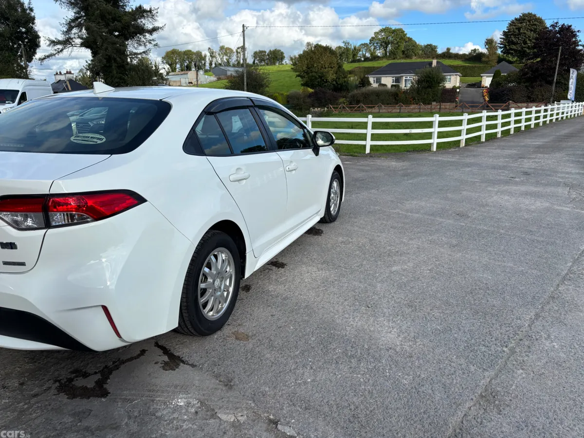 Toyota Corolla Saloon, Petrol Hybrid, 2021, White