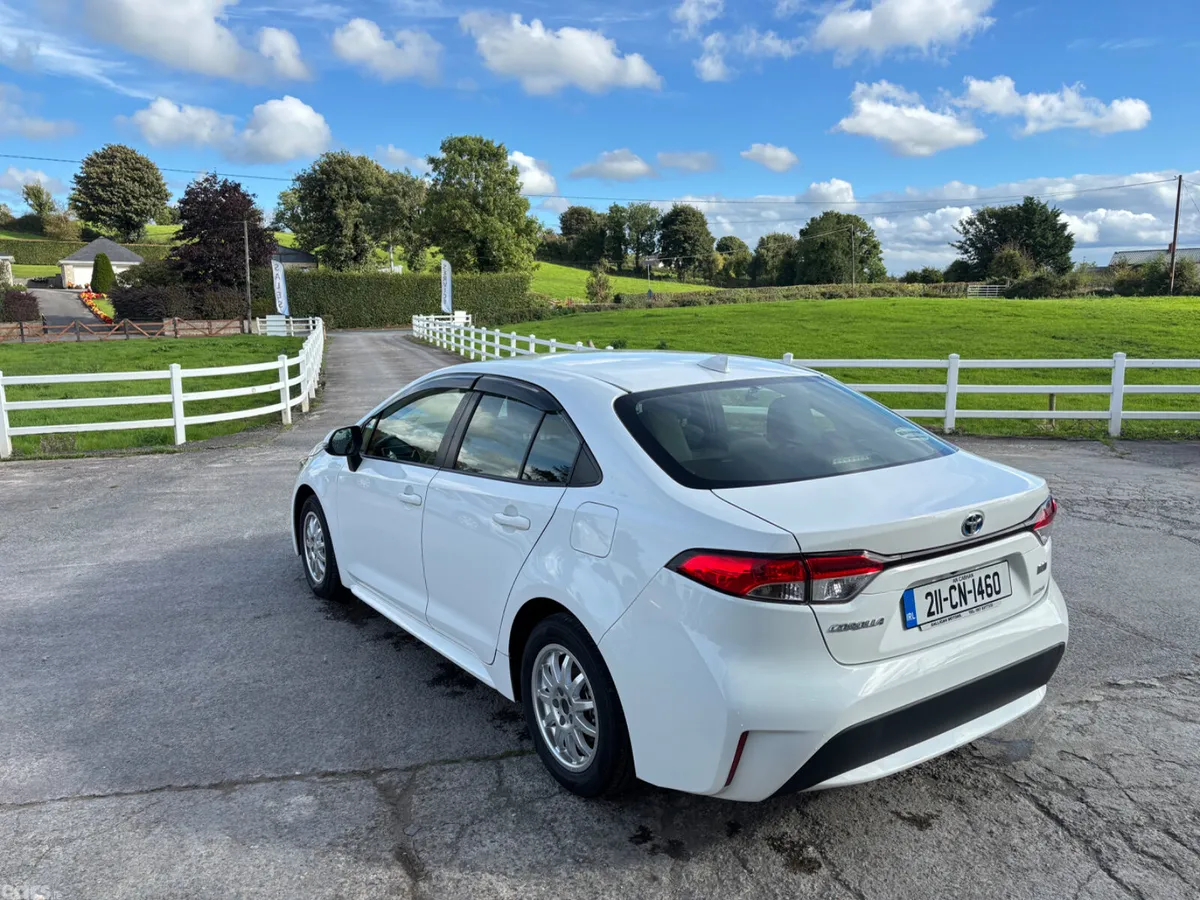 Toyota Corolla Saloon, Petrol Hybrid, 2021, White