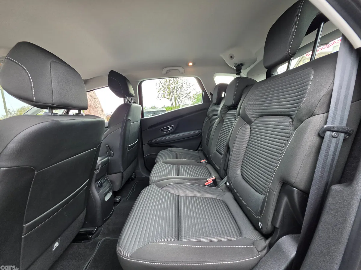Renault Scenic MPV, Diesel, 2019, Red