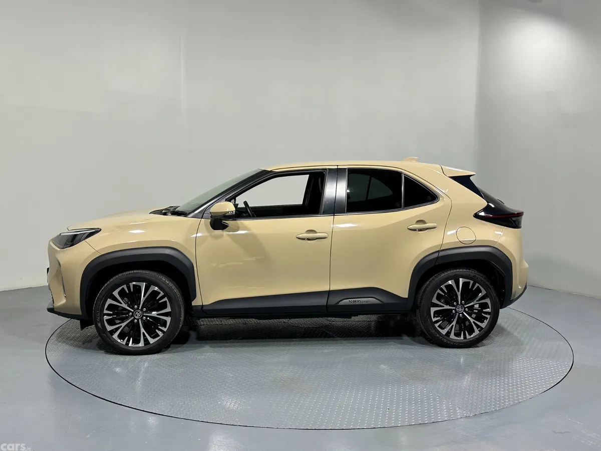 Toyota Yaris Cross Hatchback, Petrol Hybrid, 2024, Beige