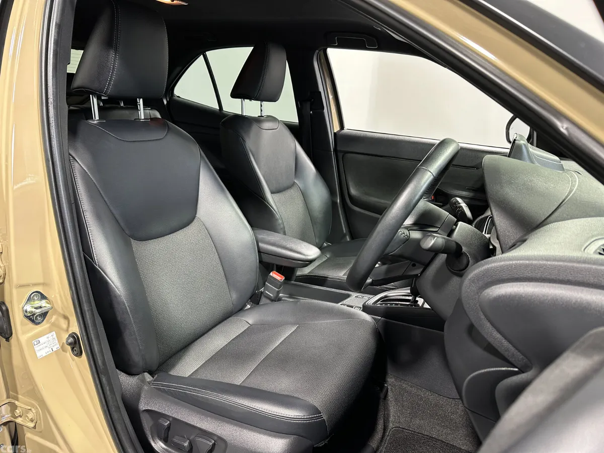 Toyota Yaris Cross Hatchback, Petrol Hybrid, 2024, Beige