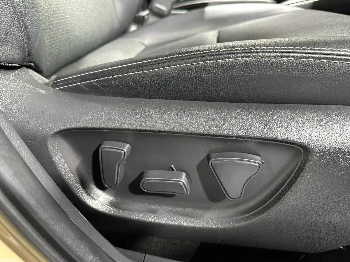 Toyota Yaris Cross Hatchback, Petrol Hybrid, 2024, Beige