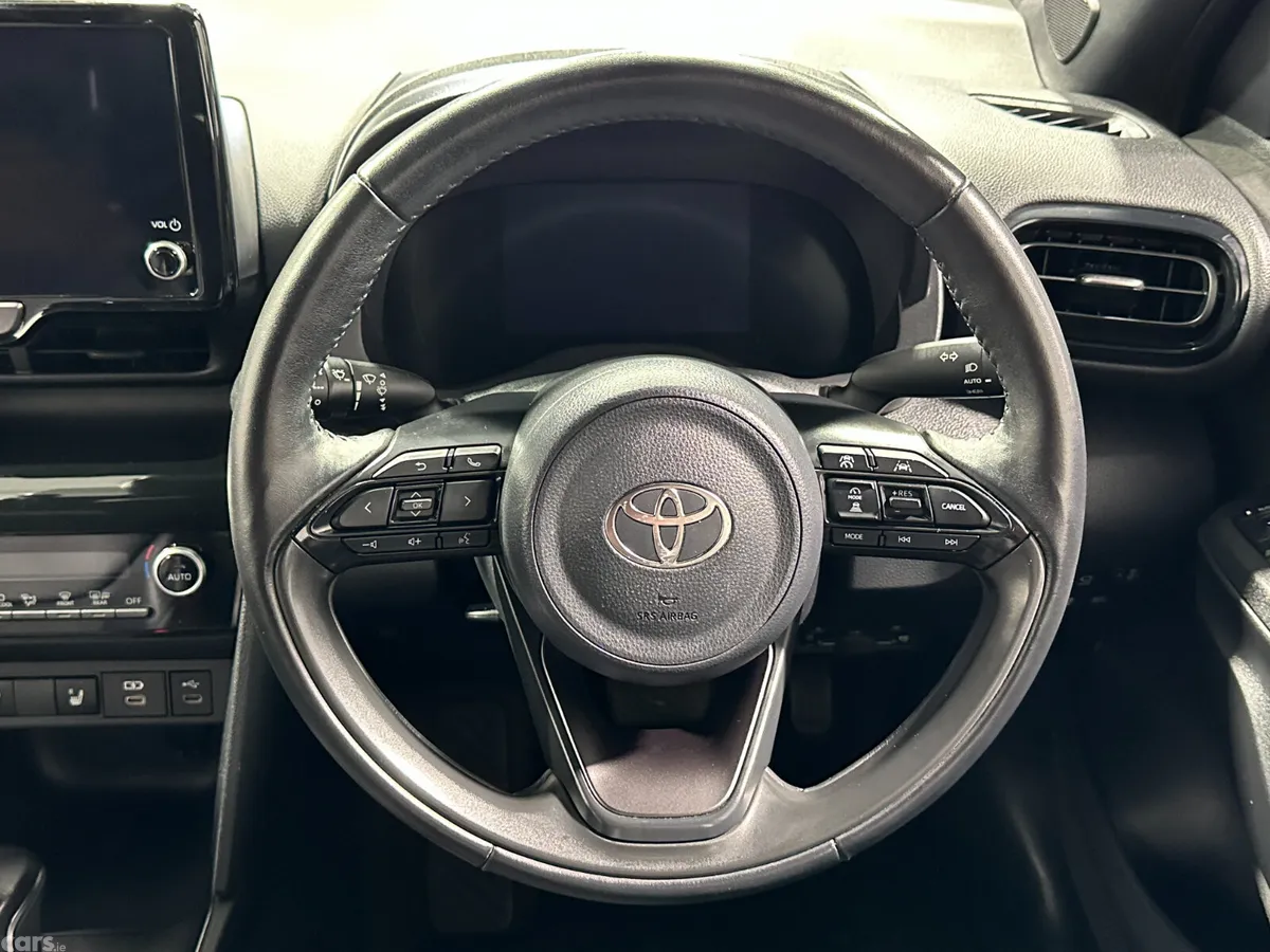 Toyota Yaris Cross Hatchback, Petrol Hybrid, 2024, Beige