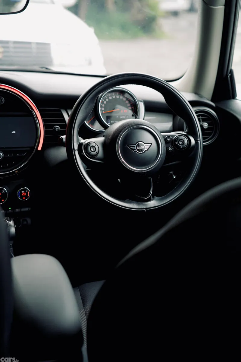 Mini Cooper Hatchback, Diesel, 2019, Black
