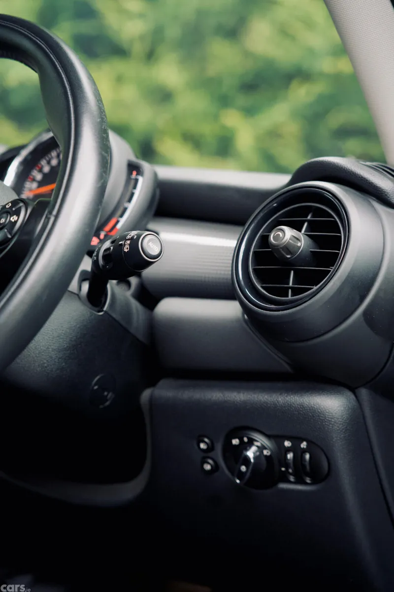 Mini Cooper Hatchback, Diesel, 2019, Black