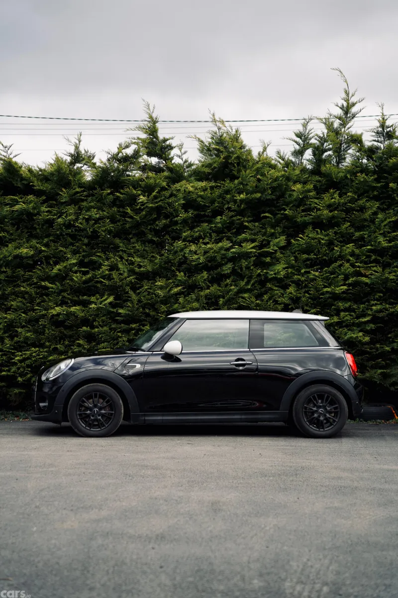 Mini Cooper Hatchback, Diesel, 2019, Black
