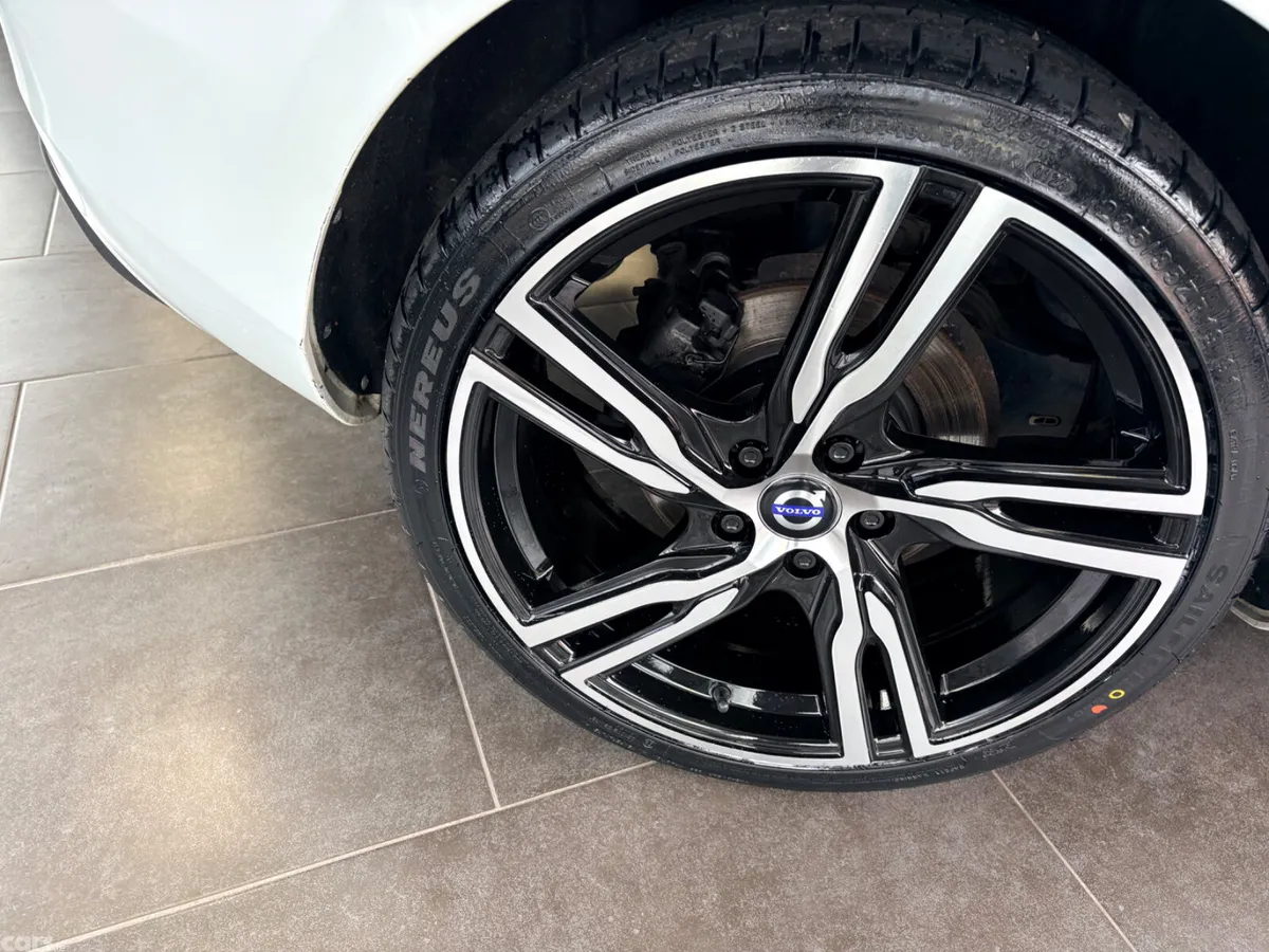 Volvo V40 Hatchback, Diesel, 2016, White