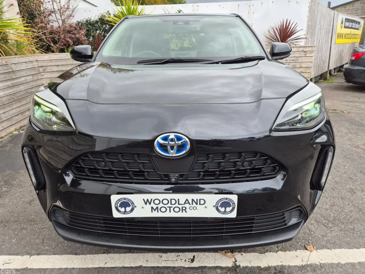 Toyota Yaris Cross SUV, Petrol Plug-in Hybrid, 2023, Black