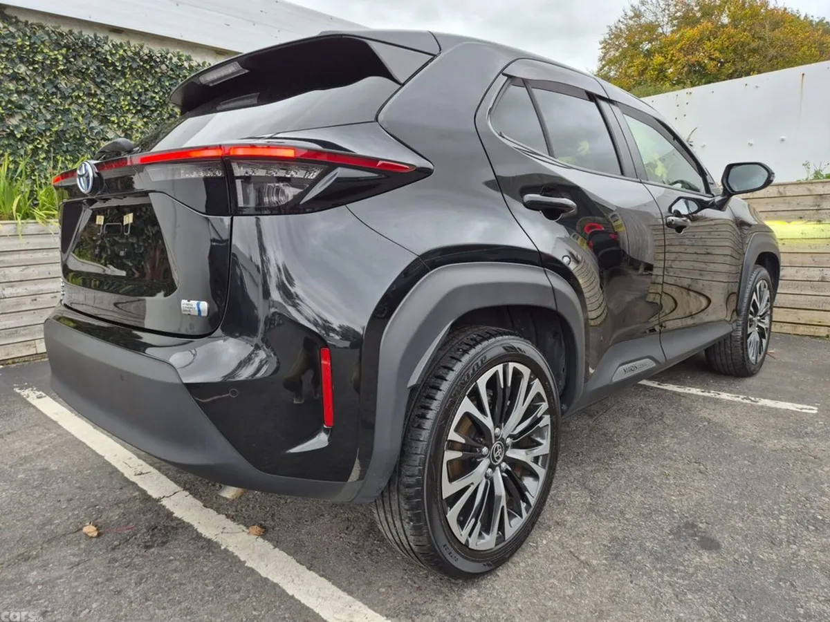 Toyota Yaris Cross SUV, Petrol Plug-in Hybrid, 2023, Black