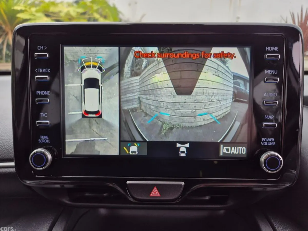 Toyota Yaris Cross SUV, Petrol Plug-in Hybrid, 2023, Black