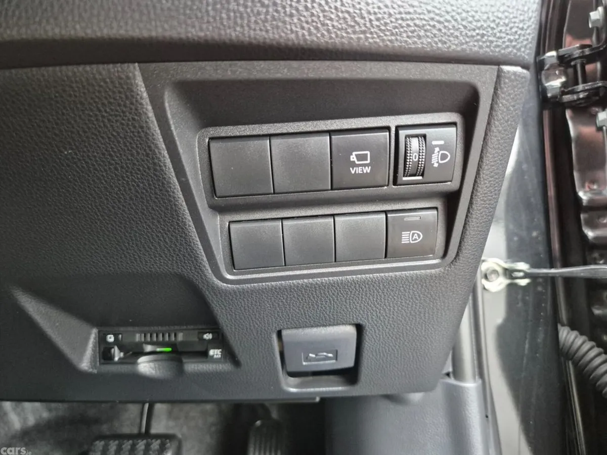 Toyota Yaris Cross SUV, Petrol Plug-in Hybrid, 2023, Black