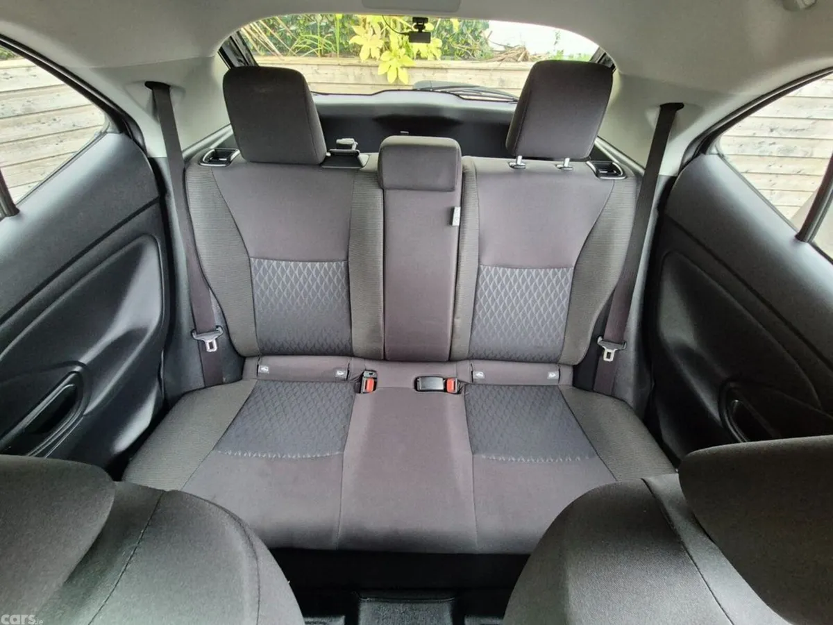 Toyota Yaris Cross SUV, Petrol Plug-in Hybrid, 2023, Black