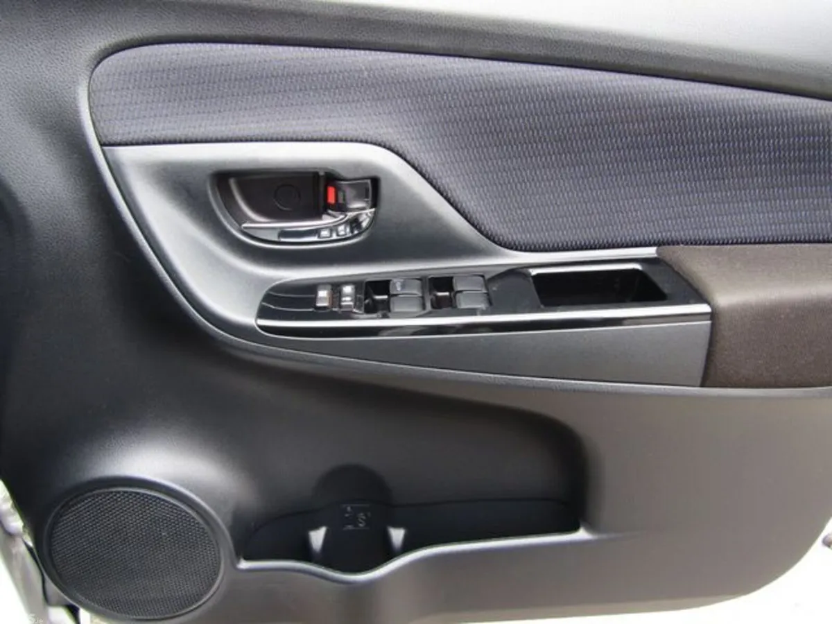 Toyota Vitz Hatchback, Petrol, 2018, Silver