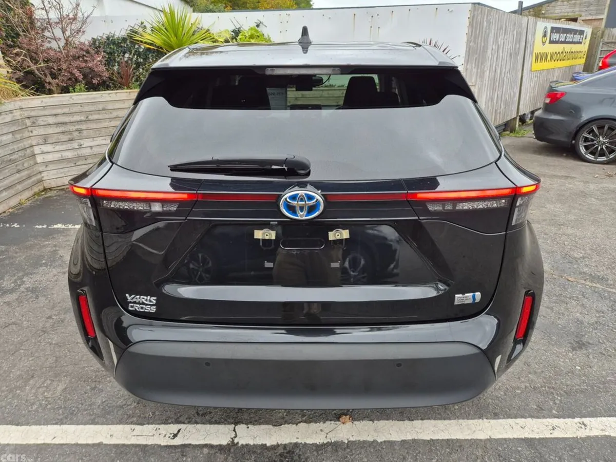 Toyota Yaris Cross SUV, Petrol Plug-in Hybrid, 2023, Black