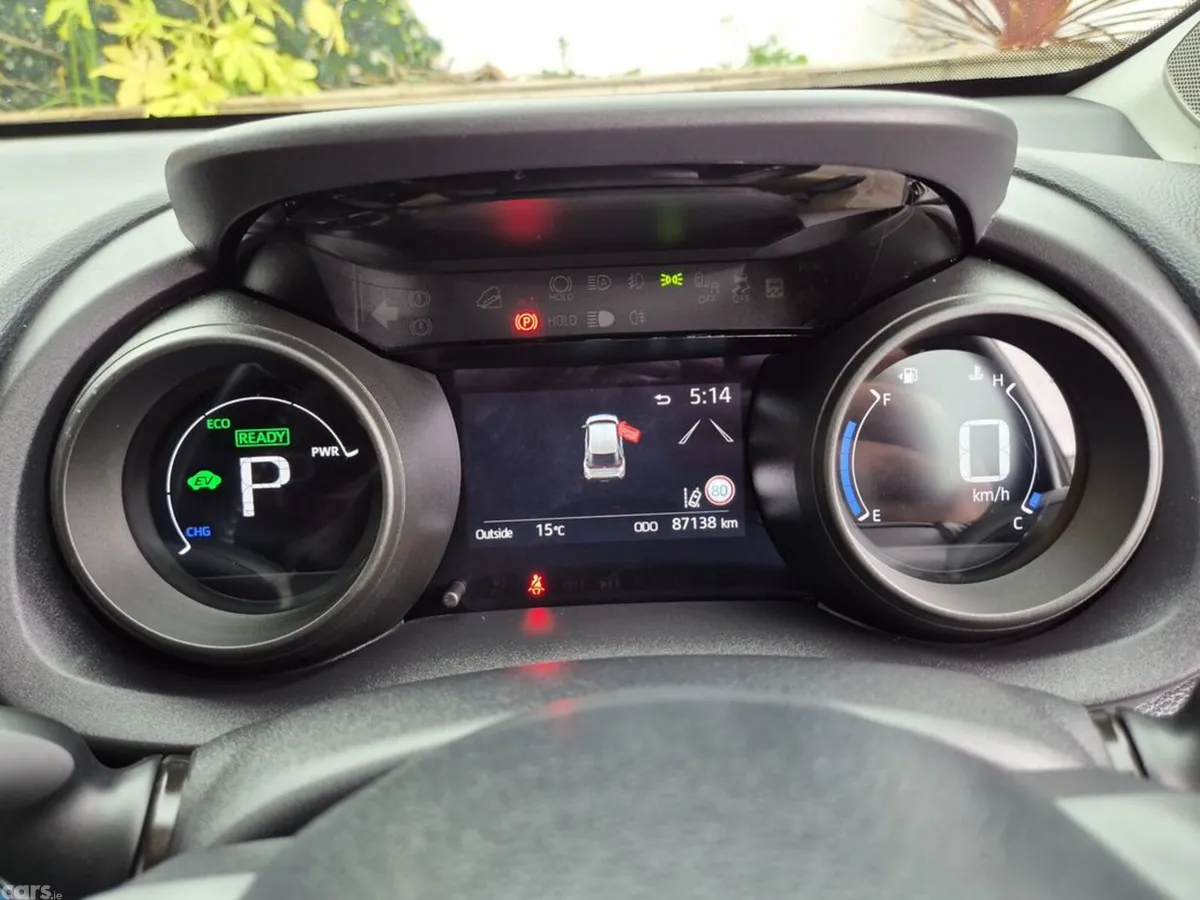 Toyota Yaris Cross SUV, Petrol Plug-in Hybrid, 2023, Black