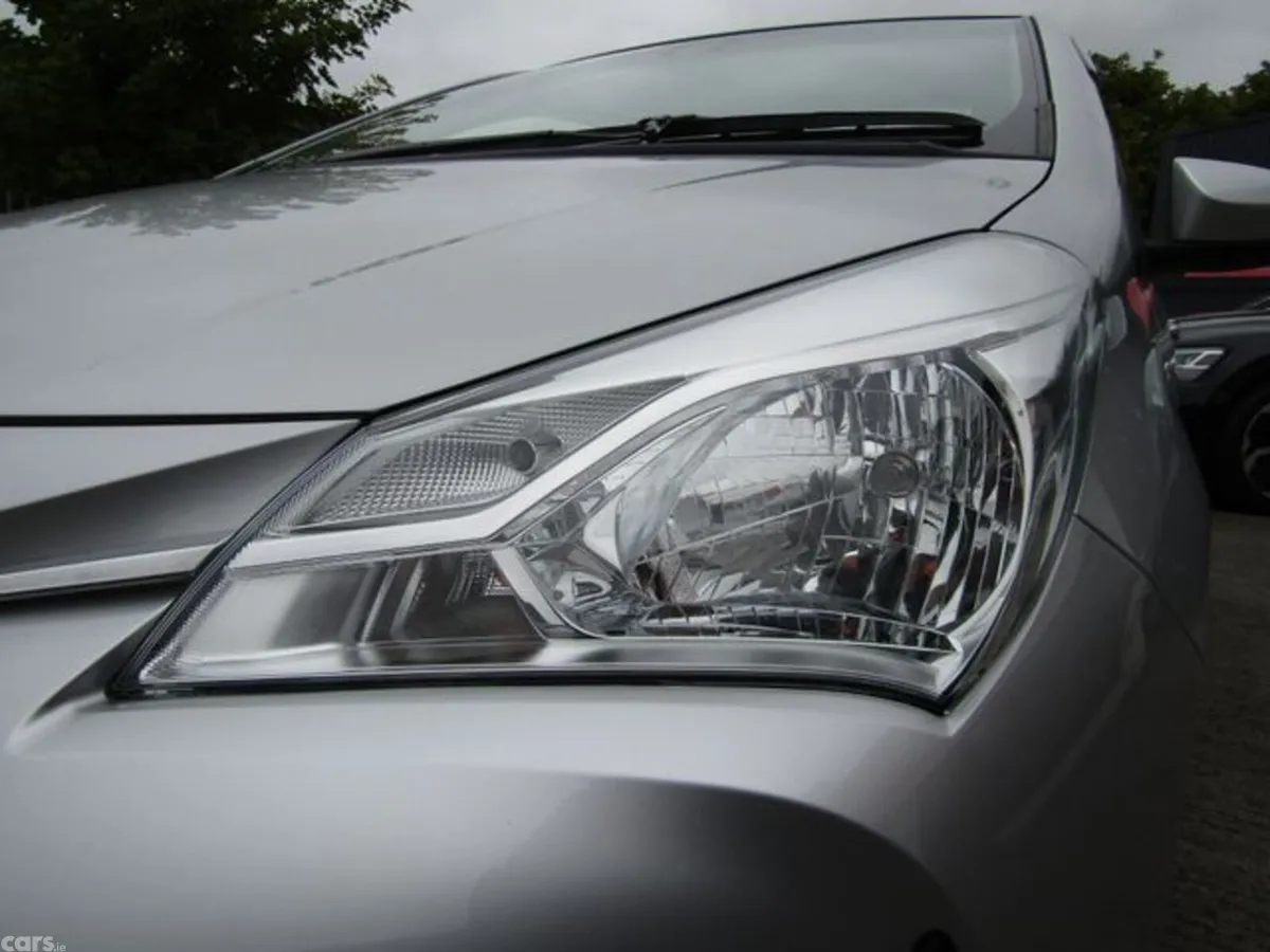 Toyota Vitz Hatchback, Petrol, 2018, Silver