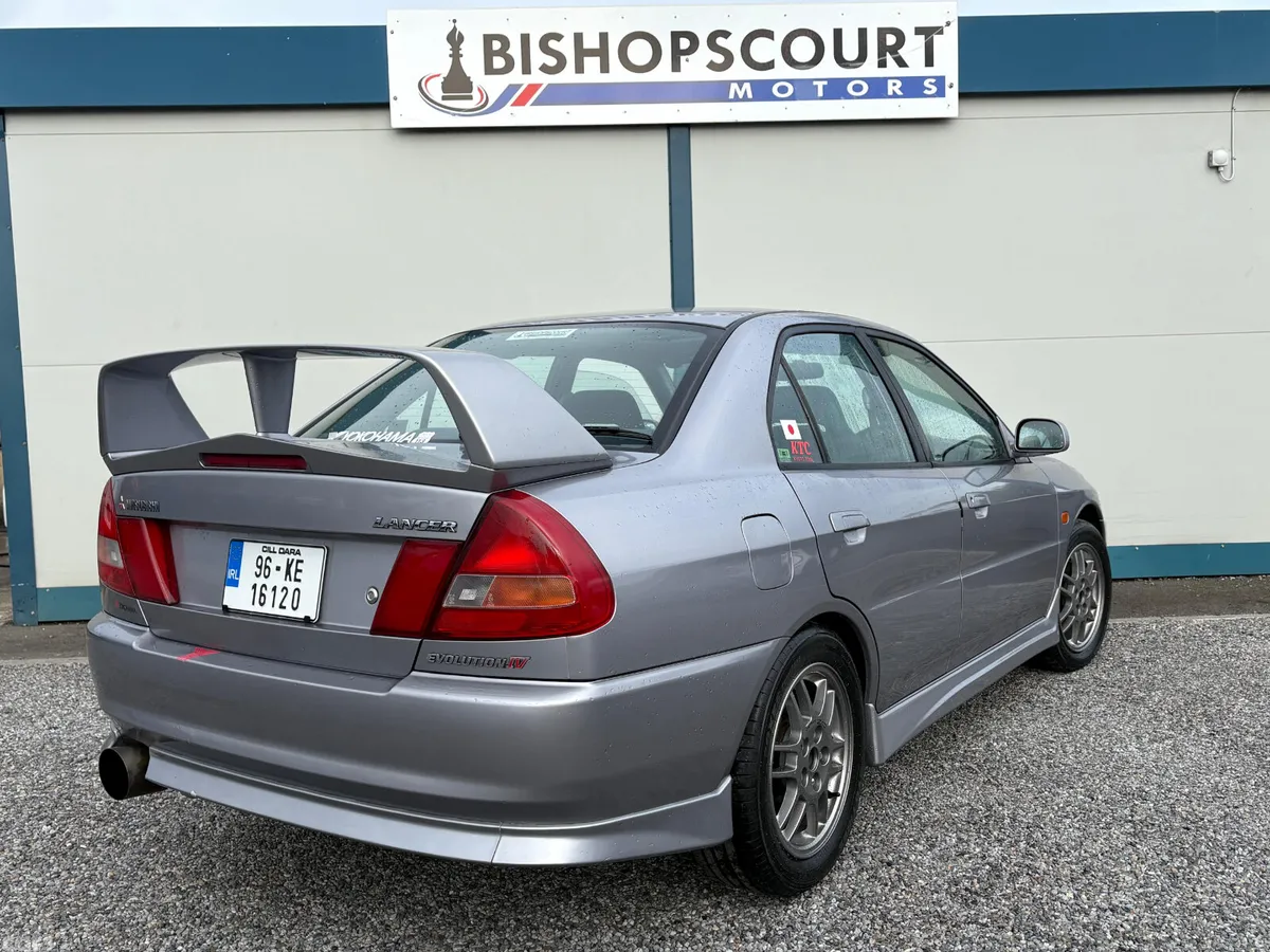 Mitsubishi Lancer Saloon, Petrol, 1996, Grey