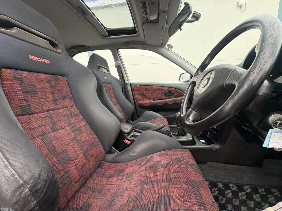 Mitsubishi Lancer Saloon, Petrol, 1996, Grey