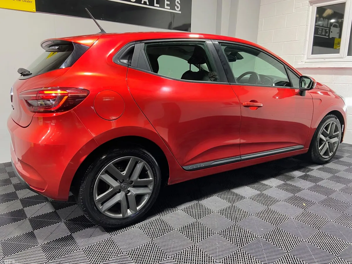 Renault Clio Hatchback, Petrol, 2022, Red