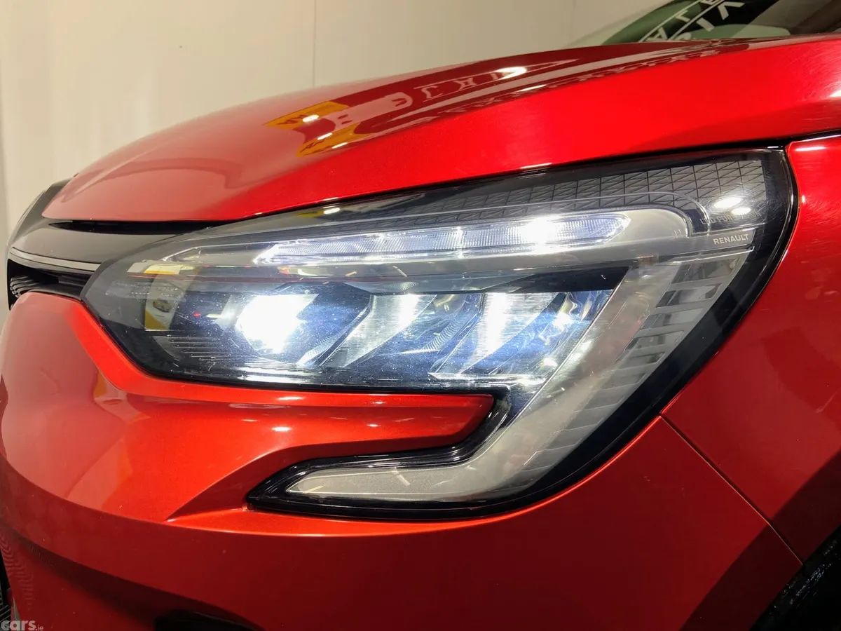 Renault Clio Hatchback, Petrol, 2022, Red