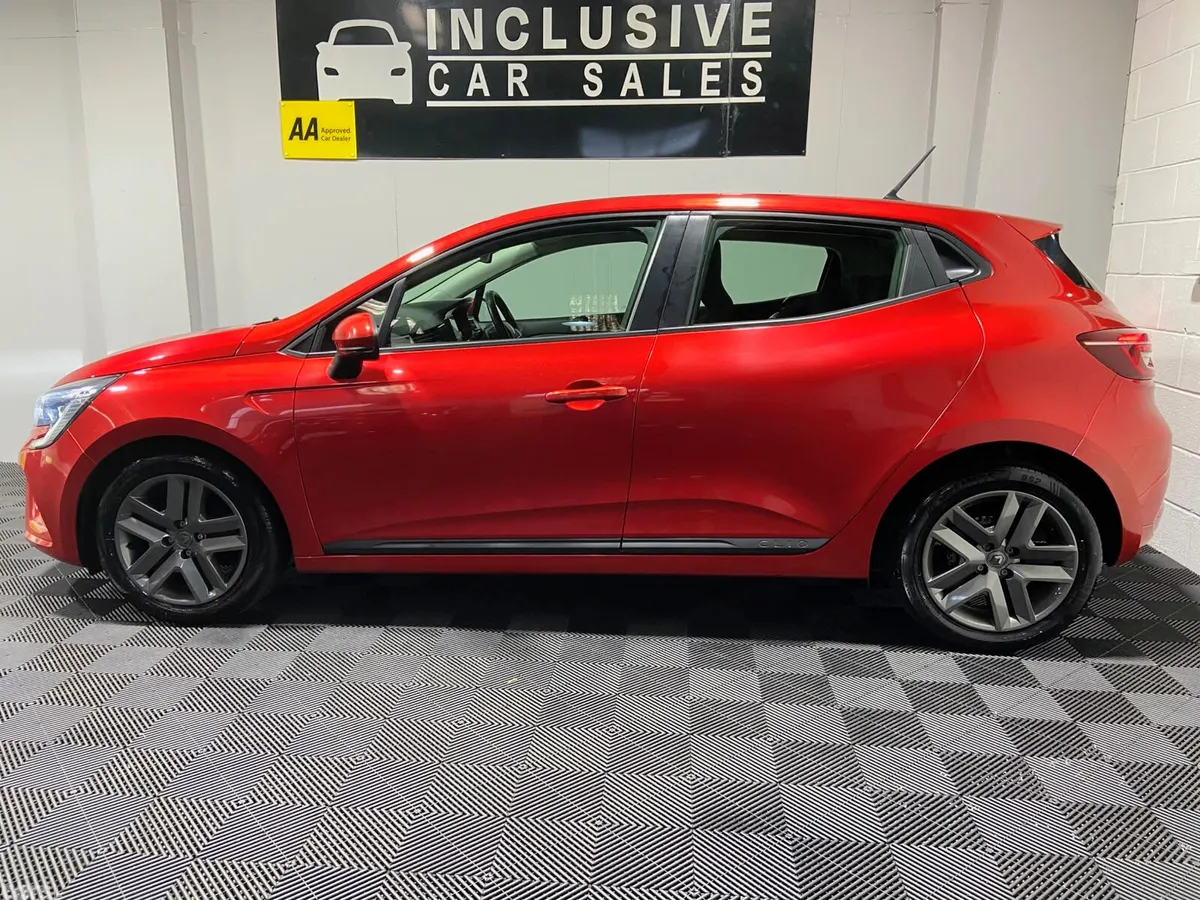 Renault Clio Hatchback, Petrol, 2022, Red