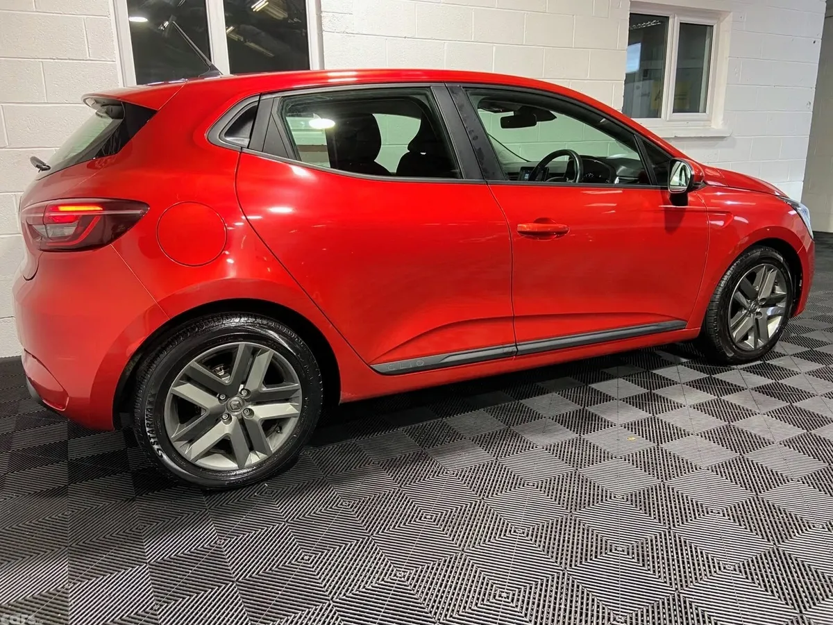 Renault Clio Hatchback, Petrol, 2022, Red