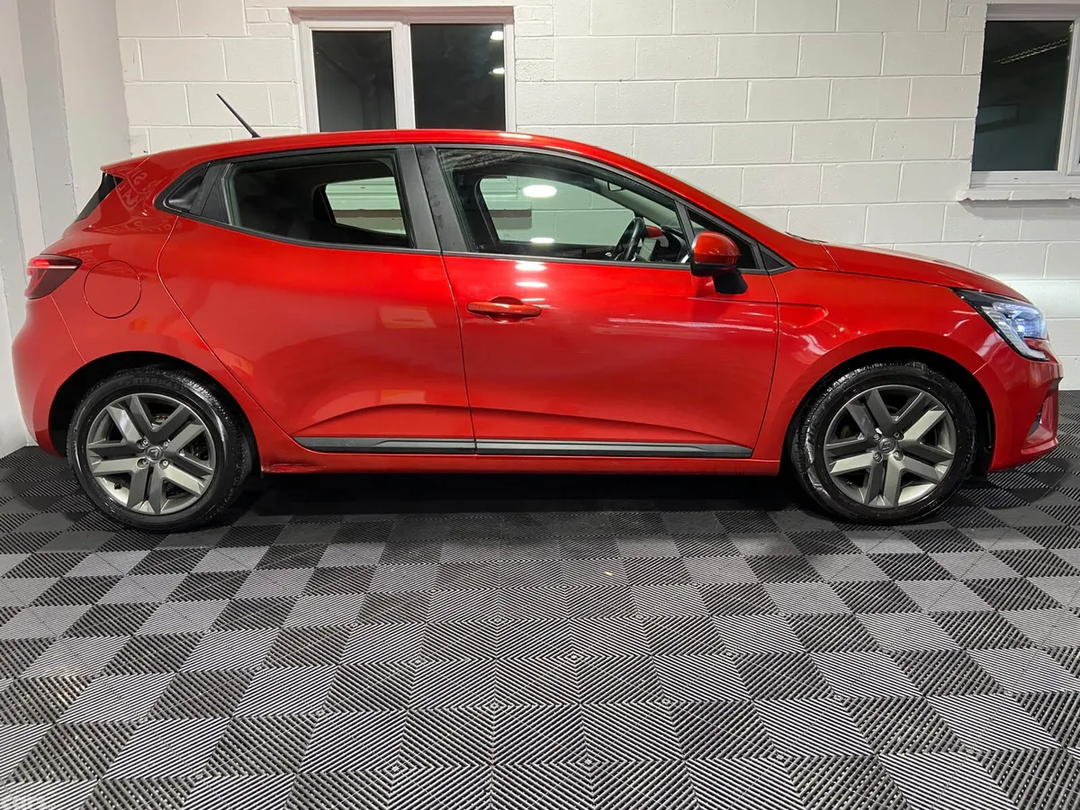 Renault Clio Hatchback, Petrol, 2022, Red