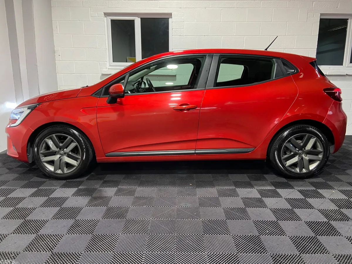 Renault Clio Hatchback, Petrol, 2022, Red