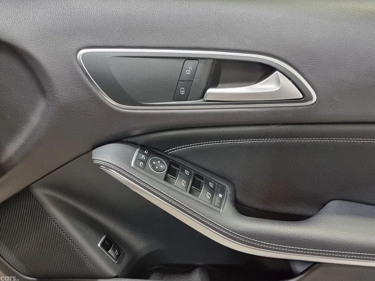 Mercedes-Benz GLA SUV, Petrol, 2018, Silver
