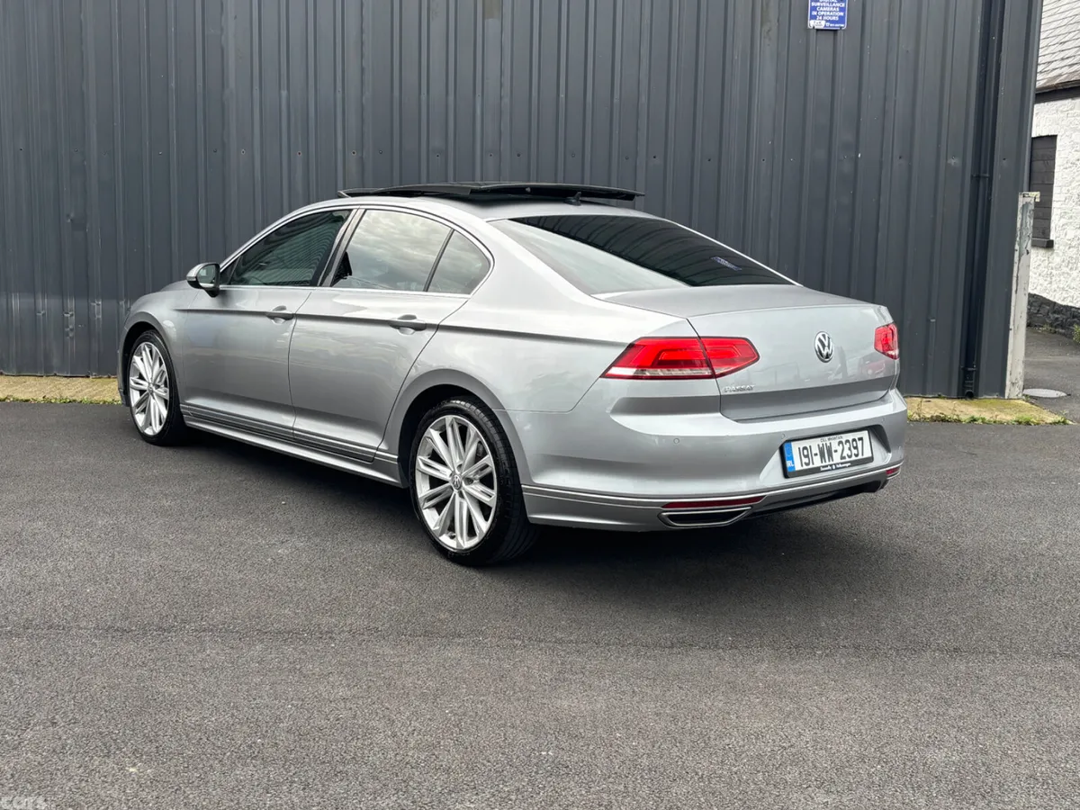 Volkswagen Passat Saloon, Diesel, 2019, Silver