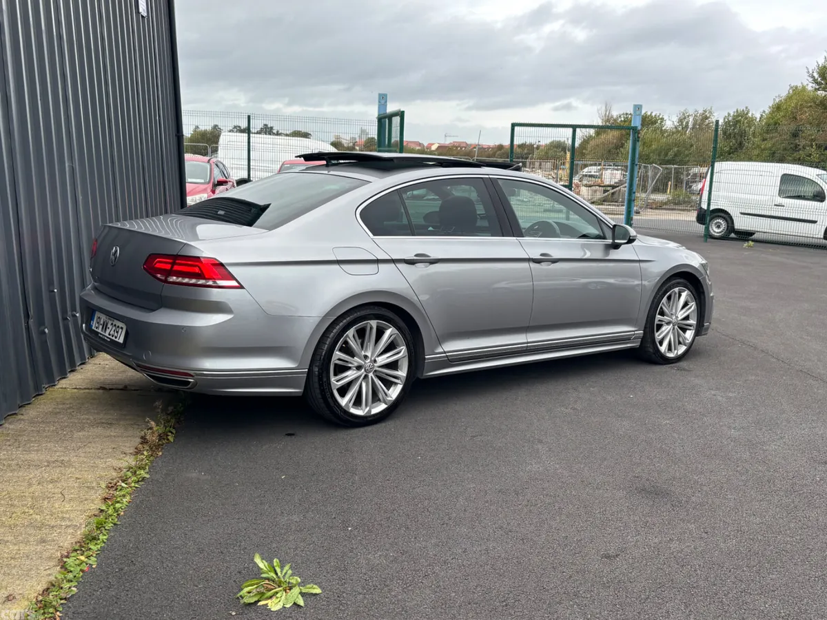 Volkswagen Passat Saloon, Diesel, 2019, Silver