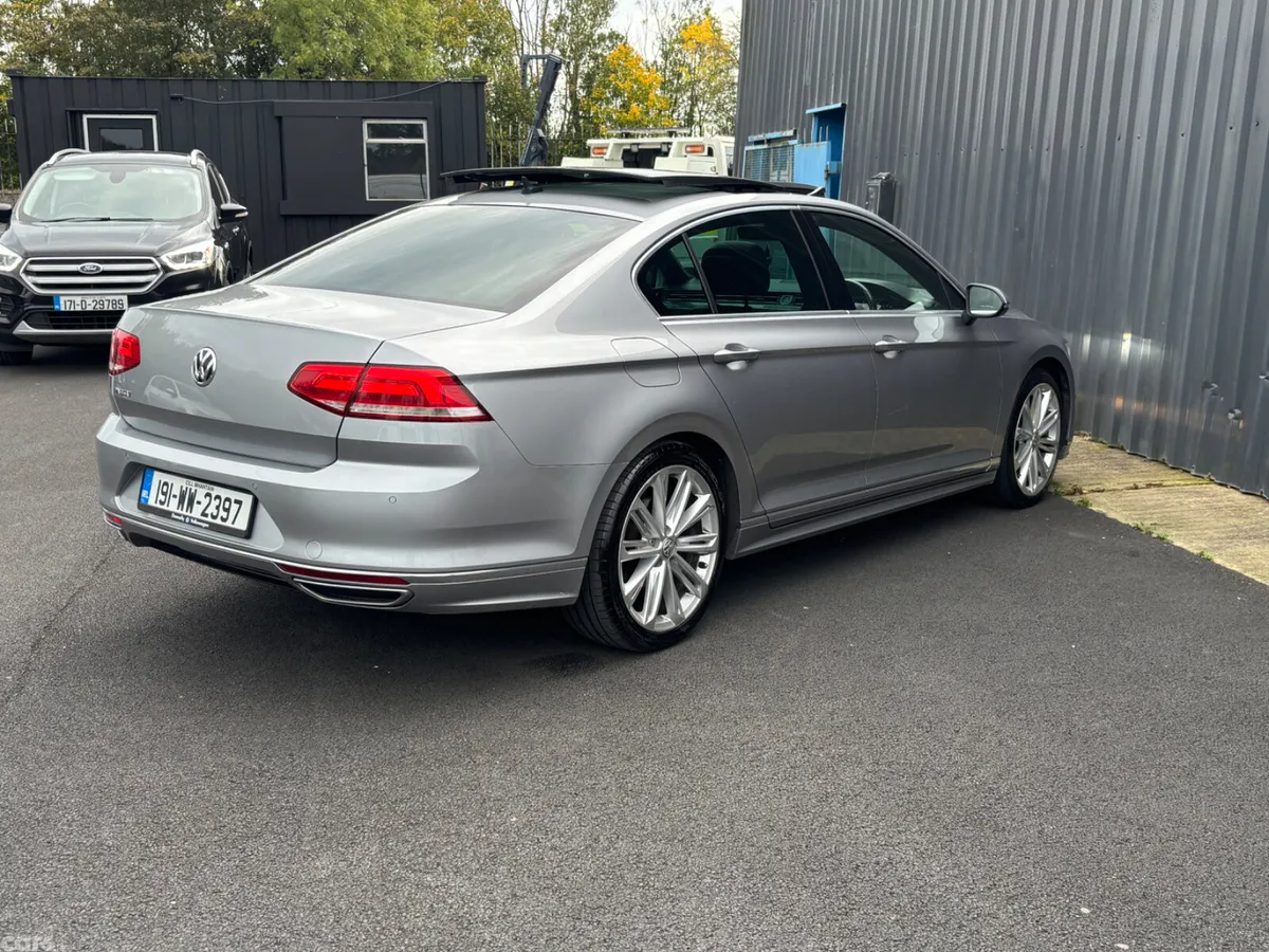 Volkswagen Passat Saloon, Diesel, 2019, Silver