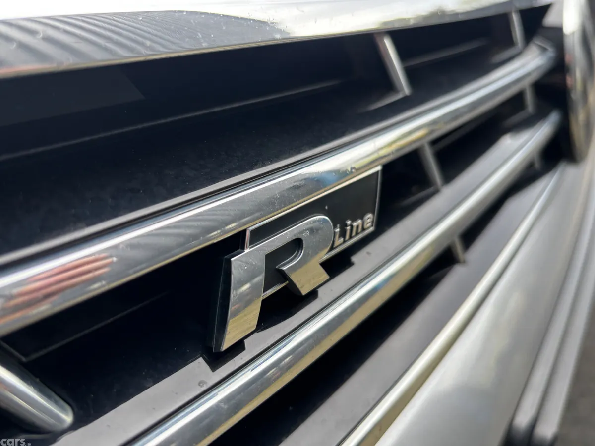 Volkswagen Passat Saloon, Diesel, 2019, Silver