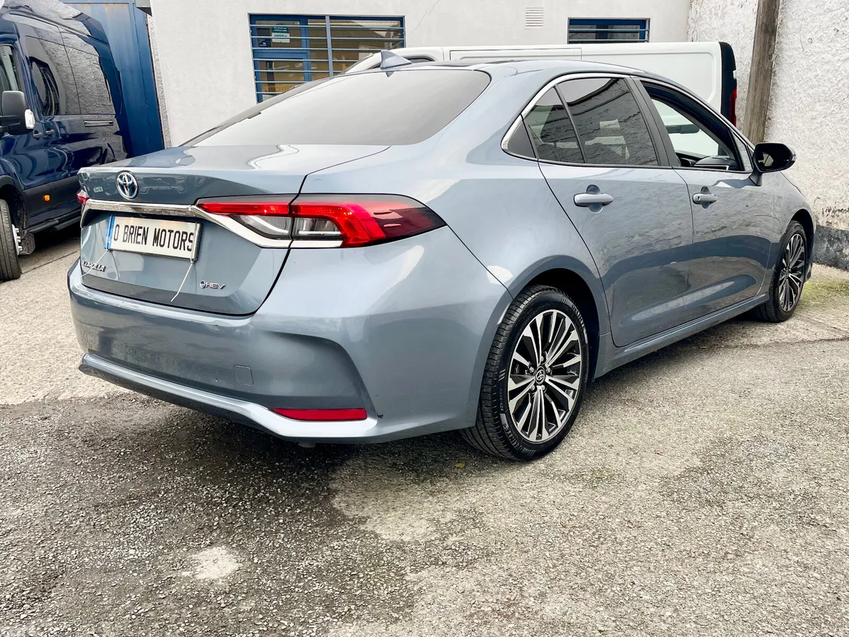 Toyota Corolla Saloon, Petrol Hybrid, 2025, Grey